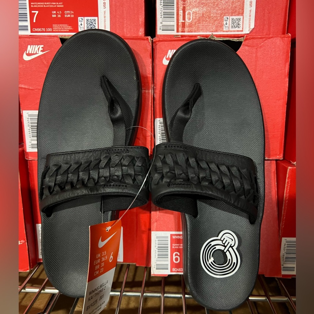 Nike Women’s Bella Kai Black Slide Sandals